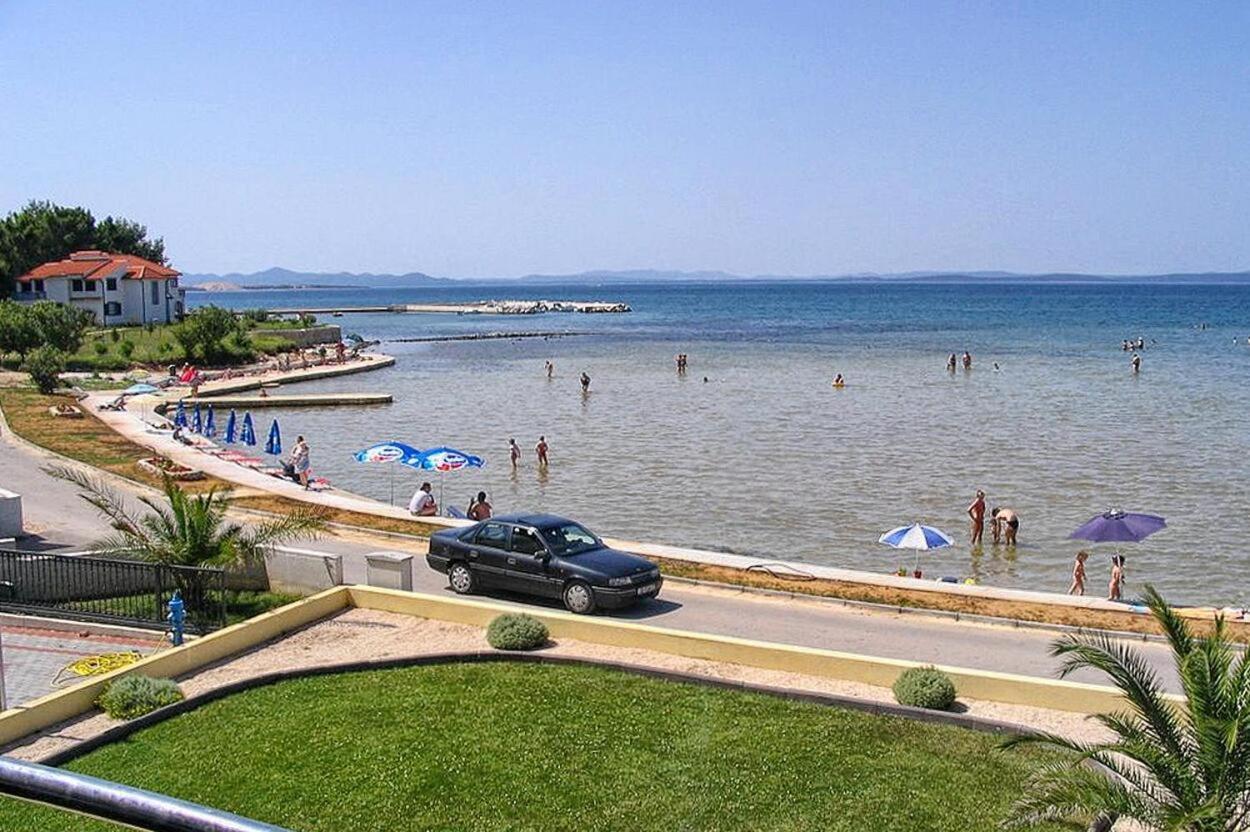 Apartments By The Sea Privlaka, Zadar - 14816 Exterior foto