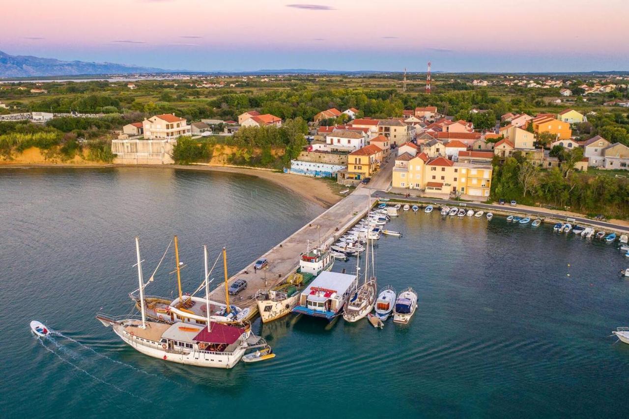 Apartments By The Sea Privlaka, Zadar - 14816 Exterior foto