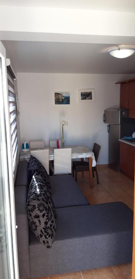 Apartments By The Sea Privlaka, Zadar - 14816 Exterior foto